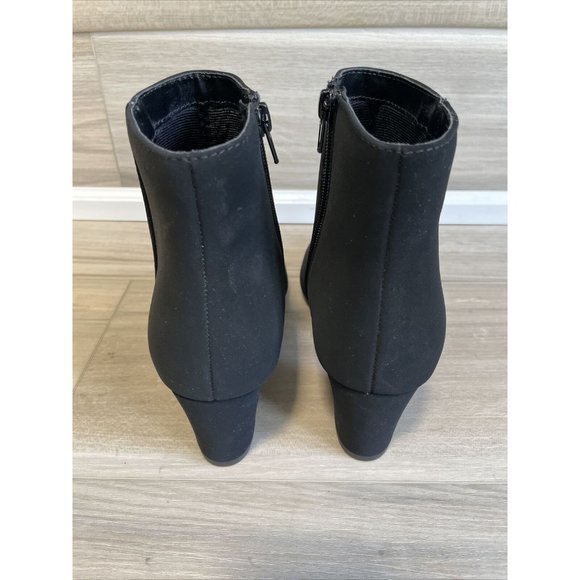 Women’s Soda Zip Up Ankle Boots size 6.5 Black Suede Mint Condition‎ - Picture 4 of 10